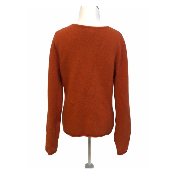 Sarah Spencer size large soft orange sweater - Picture 2 of 8